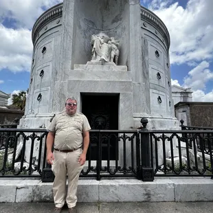 Italian Society...something like 20,000 estimated people buried here. I could be way off.
