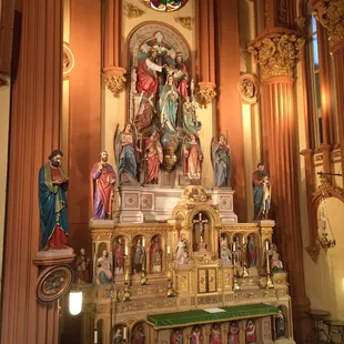 The altar of St. Mary&apos;s. Simply magnificent!
