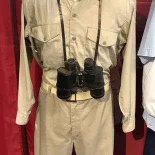 Submarine commanding officer's uniform (Lieutenant Commander rank insignia on collars)