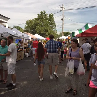 Beautiful day at the market!
