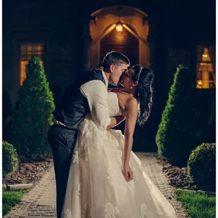 Bride and groom outside of the Saint Paul College Club!