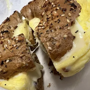 Whole Wheat Everything Breakfast Egg Sandwich