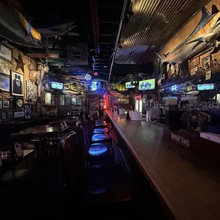 sushi and sashimi, interior