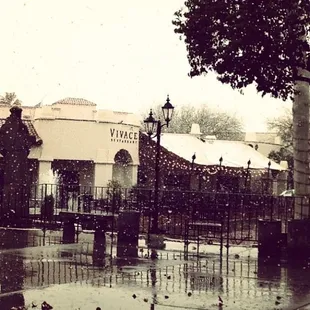 Snowing &apos;12
