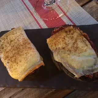 Raclette Toast