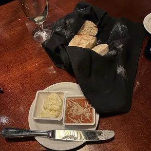 Bread with butter and marinara