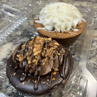 Butter Finger and Blondie