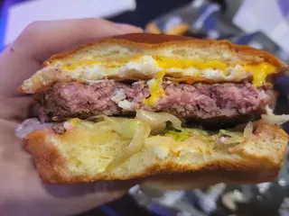 Mainstream Bar & Grill