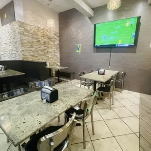 Dining area (very clean !)
