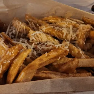 Garlic parm fries