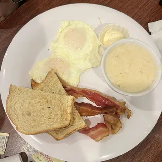 Traditional Eggs with 3 Applewood Bacon Breakfast