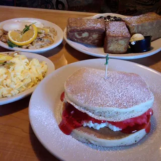 GF STRAWBERRY PANCAKE