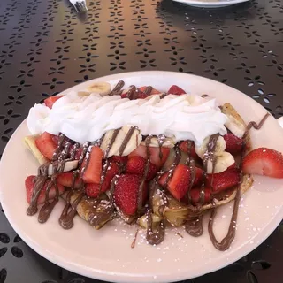 Strawberry N' Cream Crepes