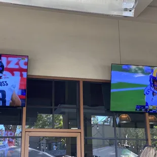 STADIUM BREW, Aliso Viejo, California!  Service is Always Great and it's a Great Spot to Watch the Games!