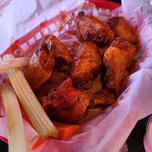 Medium wings