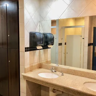 Cleanest Bathrooms on Boulder HWY!