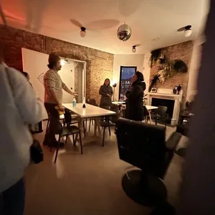 Salon Room