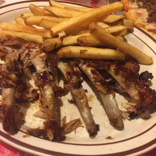 My picky daughter had the ribs. They were amazing!!!