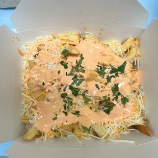 Cheese fries with spicy mayo!! Nom nom
