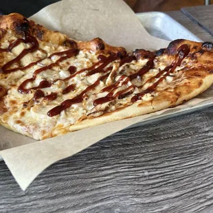 BBQ chicken pizza