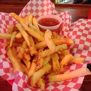 Garlic fries. They are going to love me tomorrow at work :-)