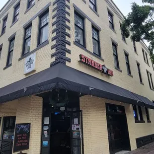 The day after Ian hit Orlando Stagger Inn was the first place open. Jess was outstanding,  she never freaked out took care of everyone.