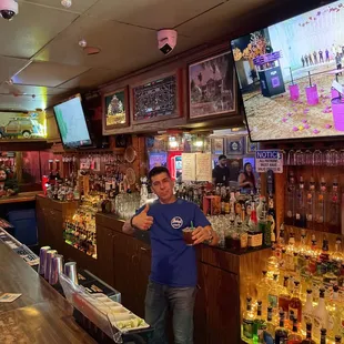 OMFG!! THis is my first time hanging out in Turlock, CA! I have Staleys is the bomb!!! Raymond yen bartender, is the greatest!!!