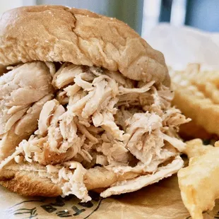Chopped Chicken-Q Sandwich