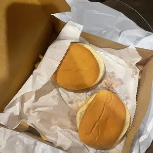 Pulled pork platter with "rolls"