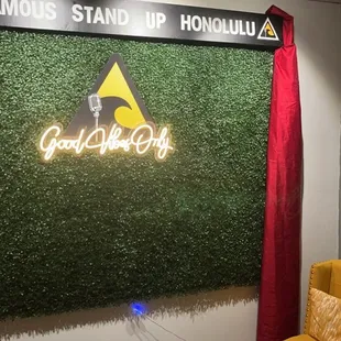 Photo friendly entrance wall