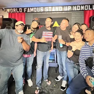 Bartender/ Comedian Host in Grey shirt was the bomb! lol!
