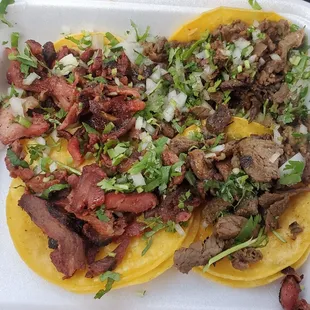 Pastor/asada tacos