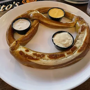 XL Pretzel