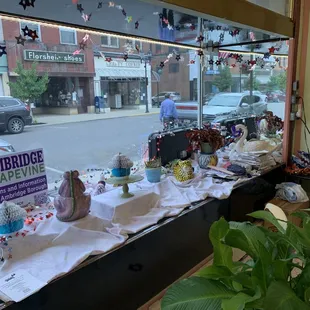 Front window at Stangl&apos;s Bakery in Ambridge, PA.