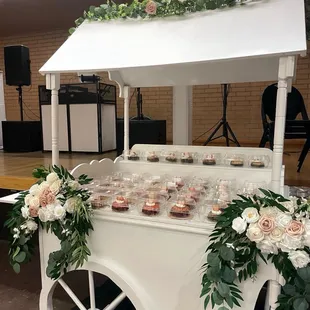 Dessert cart