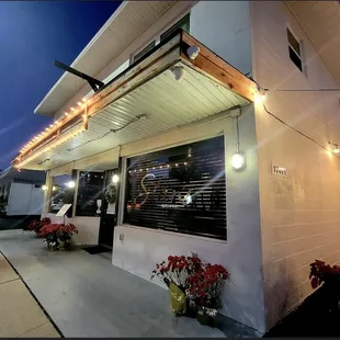 Outside Stan&apos;s Epicurean