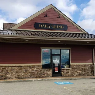 Storefront for Stanton Daily Grind