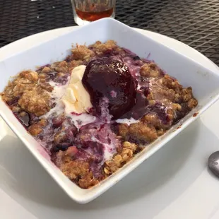 Seasonal fruit crisp