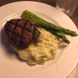 Top Sirloin with potatoes &amp; asparagus!