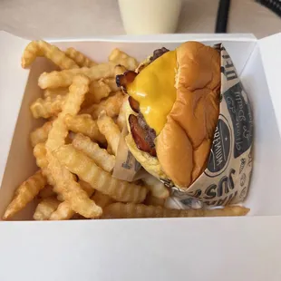 Yummy Staq &amp; Cream Bacon Cheeseburger with Crinkle Fries