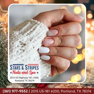 Transform your nails into festive masterpieces and let your fingertips shine with holiday magic this Christmas season!