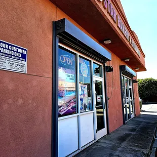 Front entrance of Star Bakery