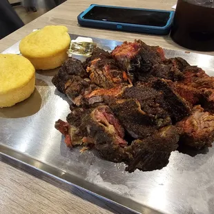 1/2lb of burnt ends / you can smell the smoke stank which is nice!