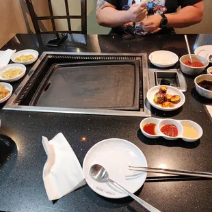 Table set. Check out that grill :O