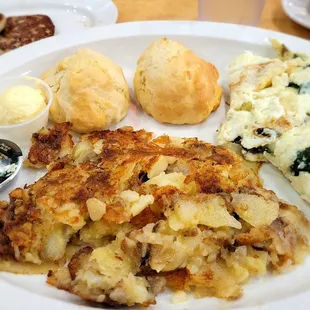 Spinach, Mushroom &amp; Swiss Omelette w egg whites, biscuits, and turkey sausage.