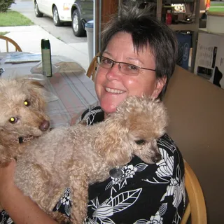 Lynne G.