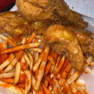 Chicken fingers/ fries with hot sauce