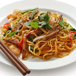 Pork lo mein is one of my favorite dishes from star house when we went out to eat.