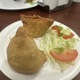 2 large Samosas