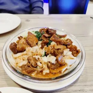 Beef stew chow fun